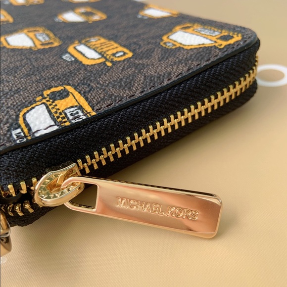 Michael Kors Taxi print wallet - Picture 5 of 16